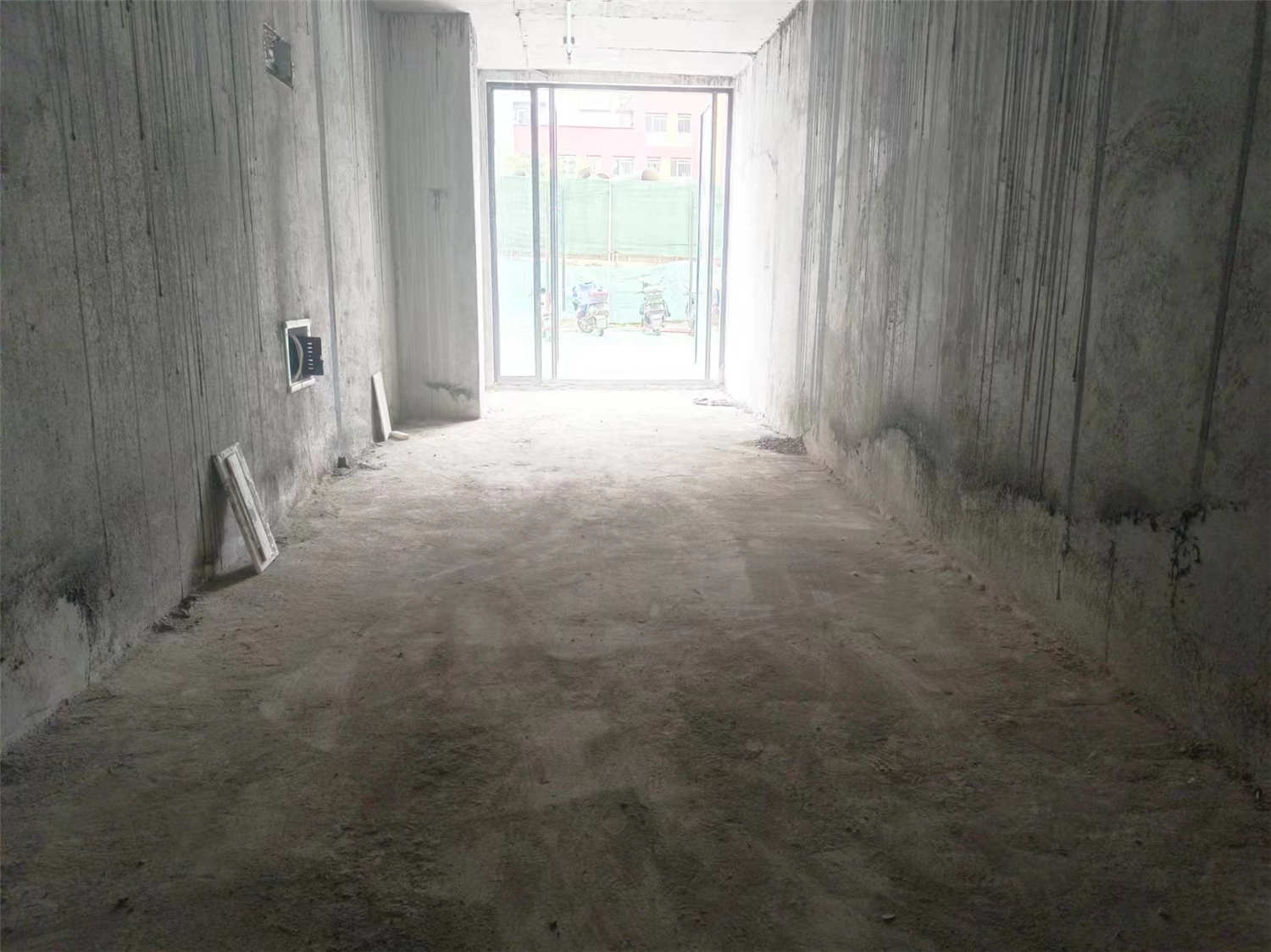 金阳中南紫郡云集S41-8号 门面出租 